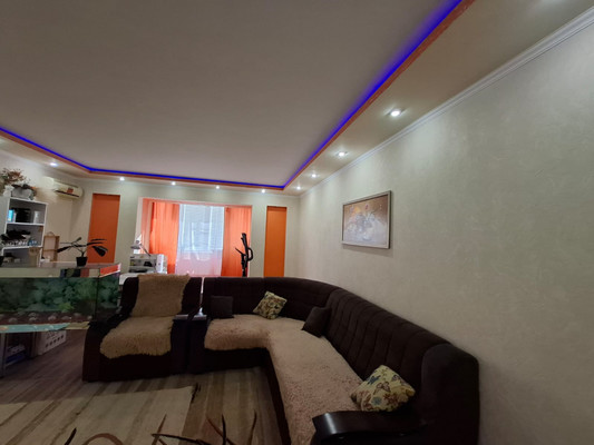 Продам трехкомнатную (3-комн.) квартиру, Подвойского ул, 125, Тихорецк г