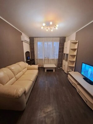 Продам двухкомнатную (2-комн.) квартиру, Кировоградская ул, 24к2, Москва г