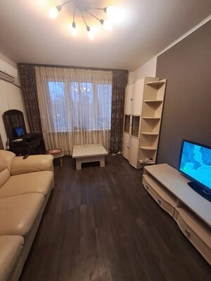 Продам двухкомнатную (2-комн.) квартиру, Кировоградская ул, 24к2, Москва г