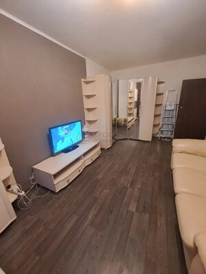 Продам двухкомнатную (2-комн.) квартиру, Кировоградская ул, 24к2, Москва г