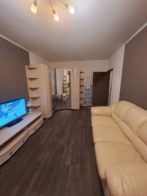 Продам двухкомнатную (2-комн.) квартиру, Кировоградская ул, 24к2, Москва г