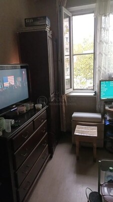 Продам двухкомнатную (2-комн.) квартиру, Кировоградская ул, 24к2, Москва г