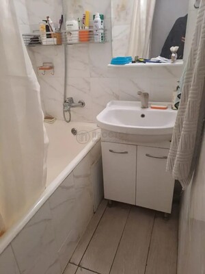 Продам двухкомнатную (2-комн.) квартиру, Кировоградская ул, 24к2, Москва г