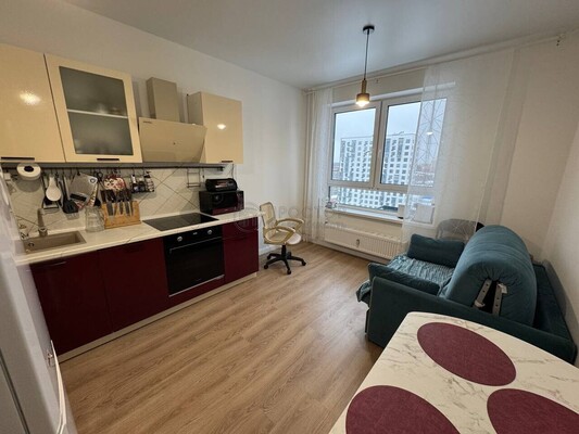 Продам двухкомнатную (2-комн.) квартиру, Аэростатная ул, 12к3, Кокошкино п