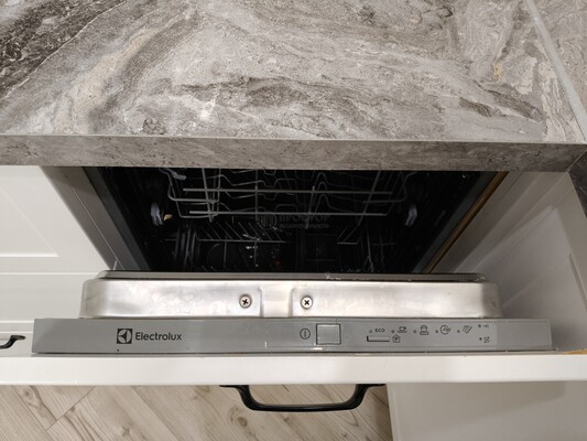 Продам однокомнатную (1-комн.) квартиру, Жемчужная ул, 1к8, Марьино д