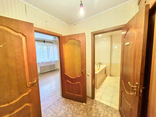 Продам трехкомнатную (3-комн.) квартиру, им А.Маркова мкр, 24, Дмитров г