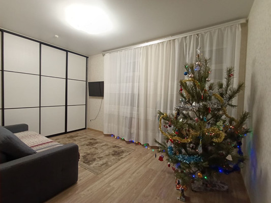 Продам двухкомнатную (2-комн.) квартиру, Чкалова ул, 20, Ишим г