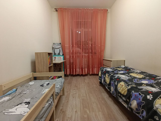 Продам двухкомнатную (2-комн.) квартиру, Чкалова ул, 20, Ишим г