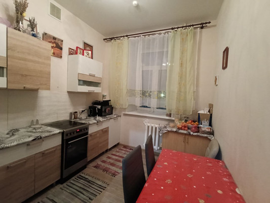 Продам двухкомнатную (2-комн.) квартиру, Чкалова ул, 20, Ишим г