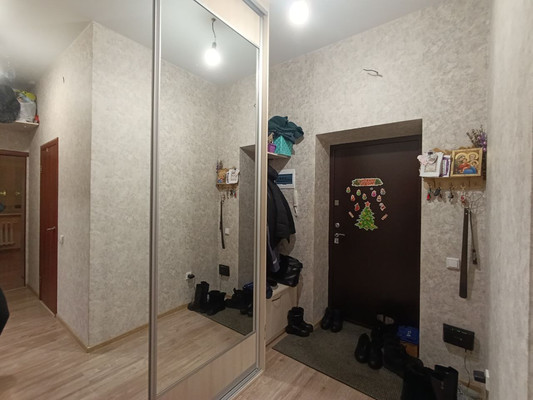 Продам двухкомнатную (2-комн.) квартиру, Чкалова ул, 20, Ишим г