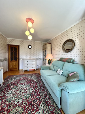 Продам многокомнатную квартиру, Комендантский пр-кт, 27к1, Санкт-Петербург г