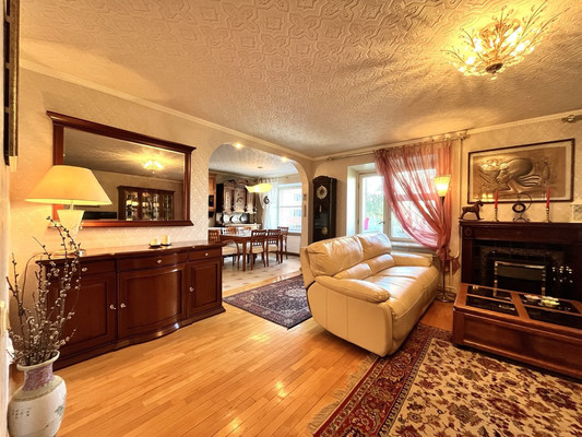 Продам многокомнатную квартиру, Комендантский пр-кт, 27к1, Санкт-Петербург г