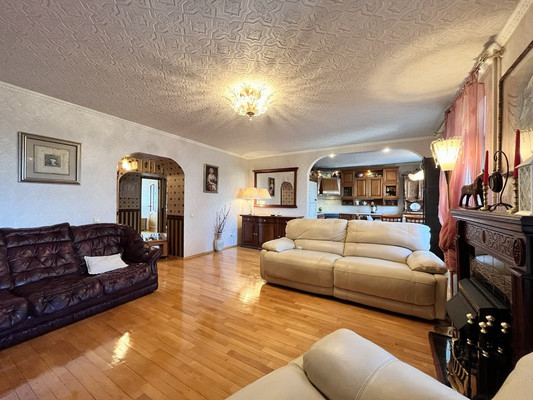 Продам многокомнатную квартиру, Комендантский пр-кт, 27к1, Санкт-Петербург г