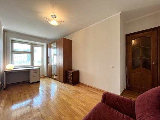 Продам многокомнатную квартиру, Комендантский пр-кт, 27к1, Санкт-Петербург г