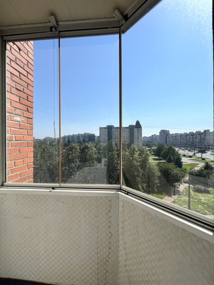 Продам многокомнатную квартиру, Комендантский пр-кт, 27к1, Санкт-Петербург г