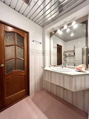 Продам многокомнатную квартиру, Комендантский пр-кт, 27к1, Санкт-Петербург г