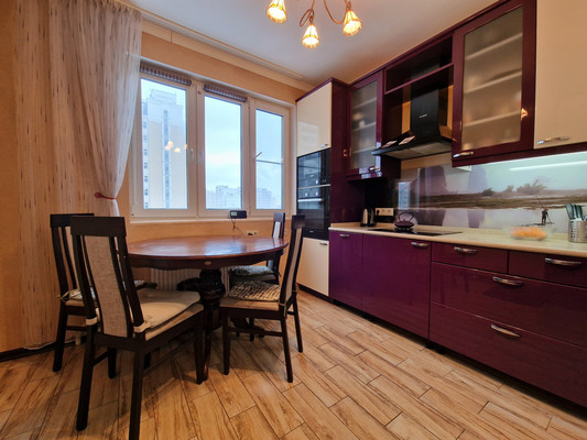 Сдам трехкомнатную (3-комн.) квартиру, Кашёнкин Луг ул, 6к3, Москва г