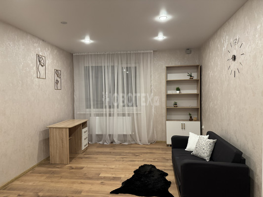 Сдам трехкомнатную (3-комн.) квартиру, Новосельская ул, 6, Холмская ст-ца