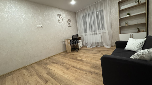 Сдам трехкомнатную (3-комн.) квартиру, Новосельская ул, 6, Холмская ст-ца