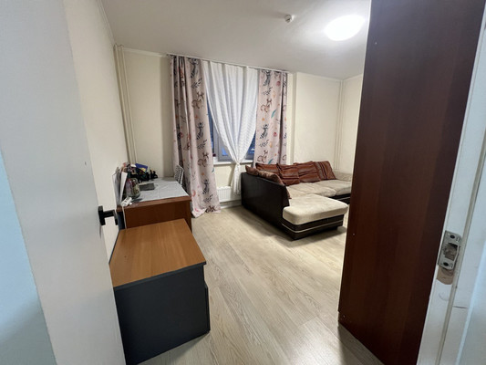 Продам трехкомнатную (3-комн.) квартиру, Просторная ул, 3к1, Путилково д