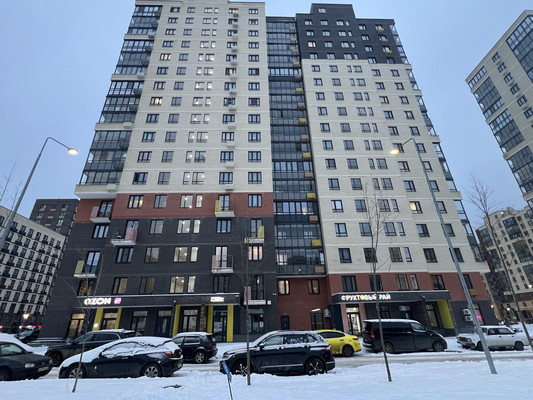 Продам трехкомнатную (3-комн.) квартиру, Просторная ул, 3к1, Путилково д