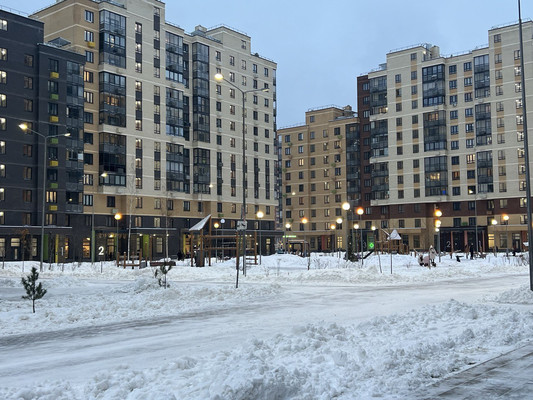 Продам трехкомнатную (3-комн.) квартиру, Просторная ул, 3к1, Путилково д