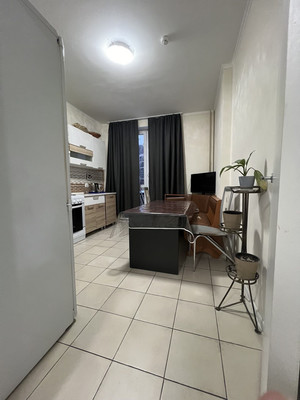 Продам трехкомнатную (3-комн.) квартиру, Просторная ул, 3к1, Путилково д