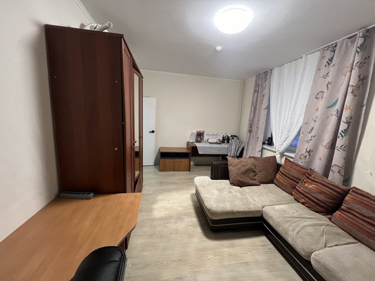 Продам трехкомнатную (3-комн.) квартиру, Просторная ул, 3к1, Путилково д