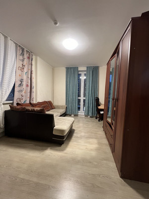 Продам трехкомнатную (3-комн.) квартиру, Просторная ул, 3к1, Путилково д