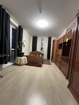 Продам трехкомнатную (3-комн.) квартиру, Просторная ул, 3к1, Путилково д