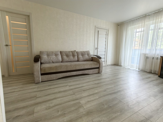 Сдам двухкомнатную (2-комн.) квартиру, Звездная ул, 17, Калининград г