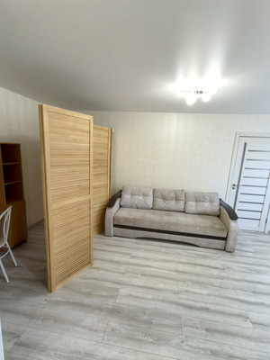 Сдам двухкомнатную (2-комн.) квартиру, Звездная ул, 17, Калининград г