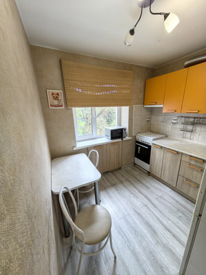 Сдам двухкомнатную (2-комн.) квартиру, Звездная ул, 17, Калининград г