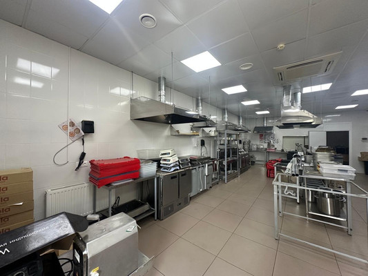 Сдам коммерческое помещение 200 м2, Магистральная ул, 59к1, Казань г