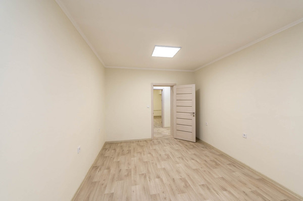 Продам трехкомнатную (3-комн.) квартиру, Ватутина ул, 2к2, Москва г