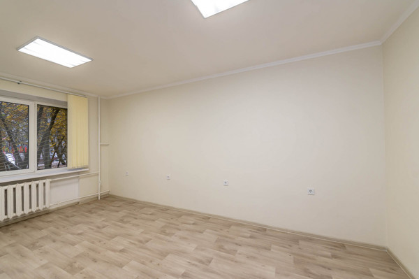 Продам трехкомнатную (3-комн.) квартиру, Ватутина ул, 2к2, Москва г