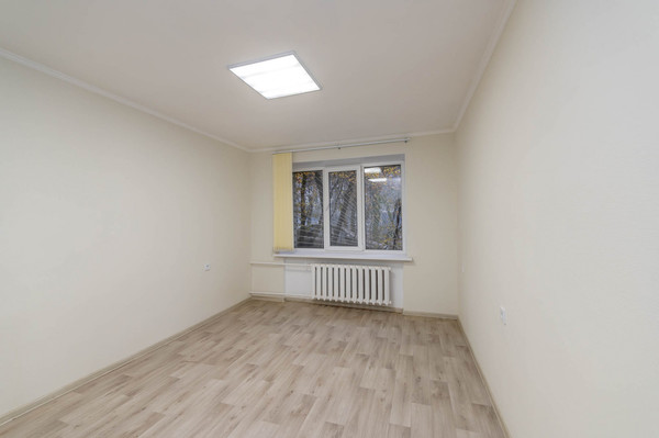 Продам трехкомнатную (3-комн.) квартиру, Ватутина ул, 2к2, Москва г