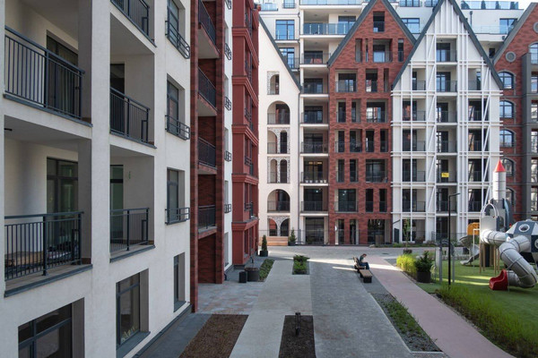 Продам трехкомнатную (3-комн.) , Молодой гвардии ул, 34к5, Калининград г