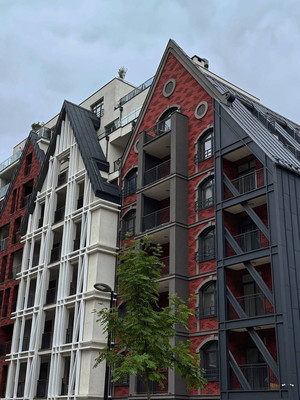 Продам трехкомнатную (3-комн.) , Молодой гвардии ул, 34к4, Калининград г