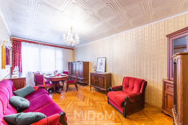 Продам трехкомнатную (3-комн.) квартиру, Новаторов б-р, 21к4 литера А, Санкт-Петербург г