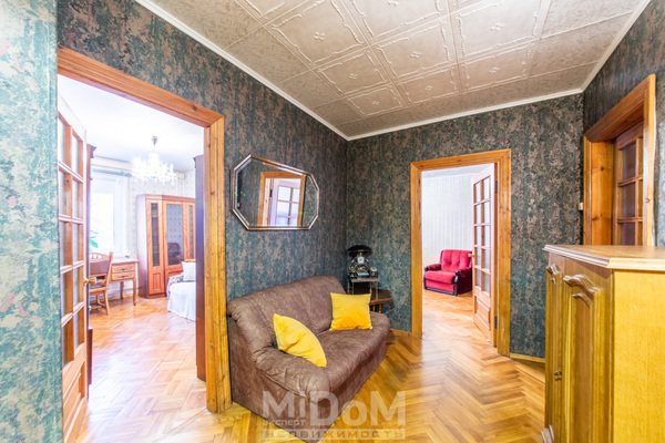 Продам трехкомнатную (3-комн.) квартиру, Новаторов б-р, 21к4 литера А, Санкт-Петербург г