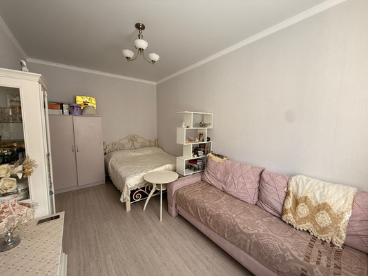 Продам однокомнатную (1-комн.) квартиру, Солнечная ул, 10к7, Нальчик г