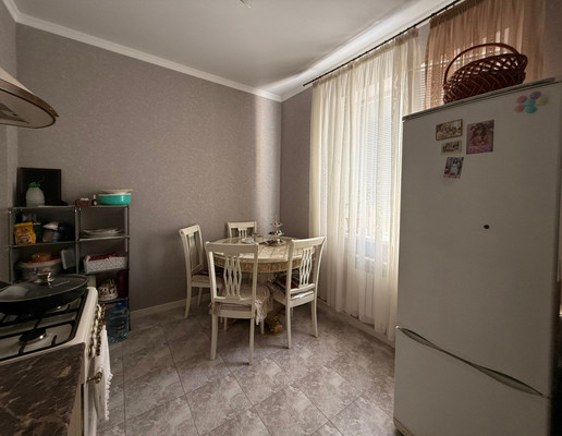 Продам однокомнатную (1-комн.) квартиру, Солнечная ул, 10к7, Нальчик г