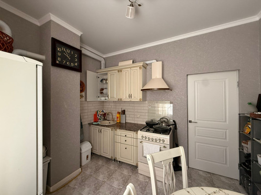 Продам однокомнатную (1-комн.) квартиру, Солнечная ул, 10к7, Нальчик г