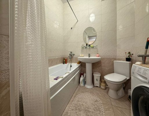 Продам однокомнатную (1-комн.) квартиру, Солнечная ул, 10к7, Нальчик г