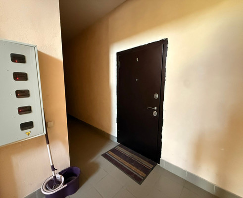 Продам однокомнатную (1-комн.) квартиру, Солнечная ул, 10к7, Нальчик г