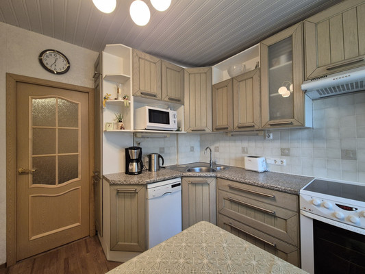 Продам однокомнатную (1-комн.) квартиру, Маршала Захарова ул, 60, Санкт-Петербург г