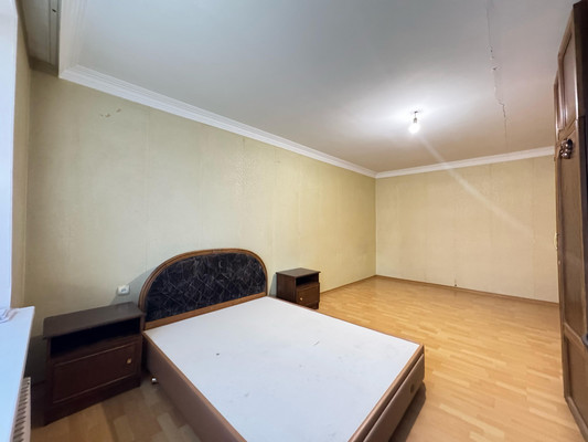 Продам трехкомнатную (3-комн.) квартиру, Профсоюзная ул, 224А, Вольный Аул кп