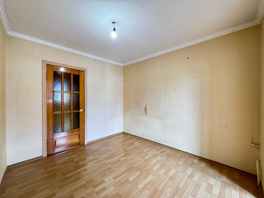 Продам трехкомнатную (3-комн.) квартиру, Профсоюзная ул, 224А, Вольный Аул кп