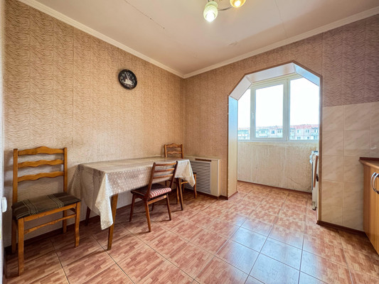 Продам трехкомнатную (3-комн.) квартиру, Профсоюзная ул, 224А, Вольный Аул кп